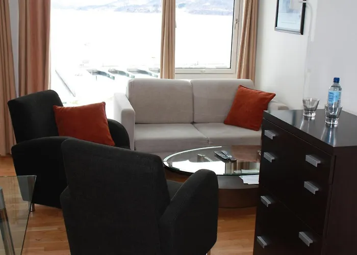 Hotel Smaken Av Ryfylke Event As Overnatting, Bygningen Drives Ikke Som Hjelmeland